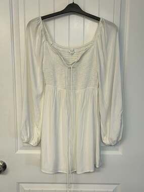 White Smocked Long Sleeve Tie Front Mini Dress Sz S